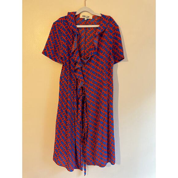 Diane von Furstenberg Savilla Chainlink Ruffle Front Wrap Dress 100% Silk Size 6 - Picture 5 of 7